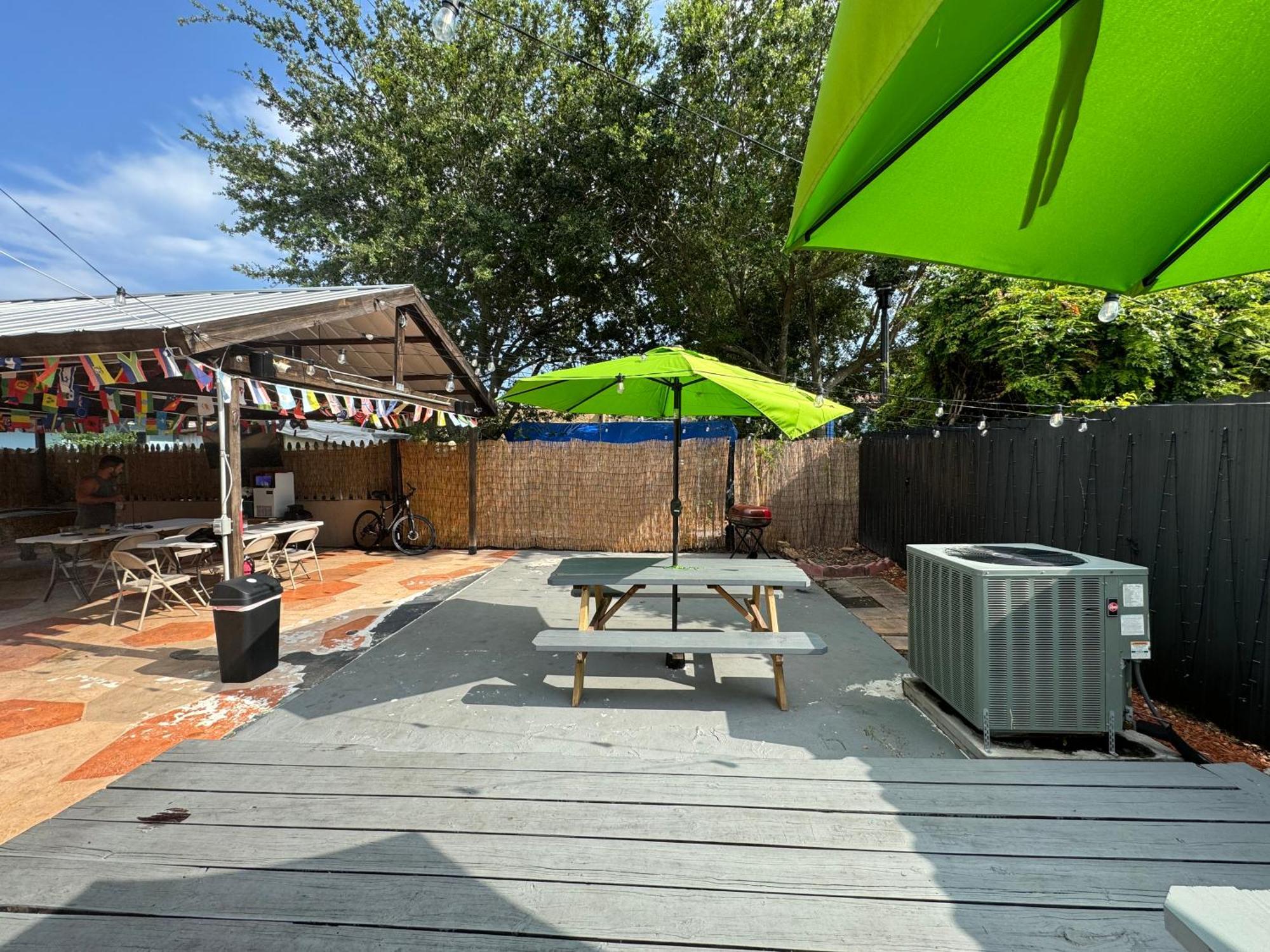 Wynwood Beds Hostel Miami Exterior photo